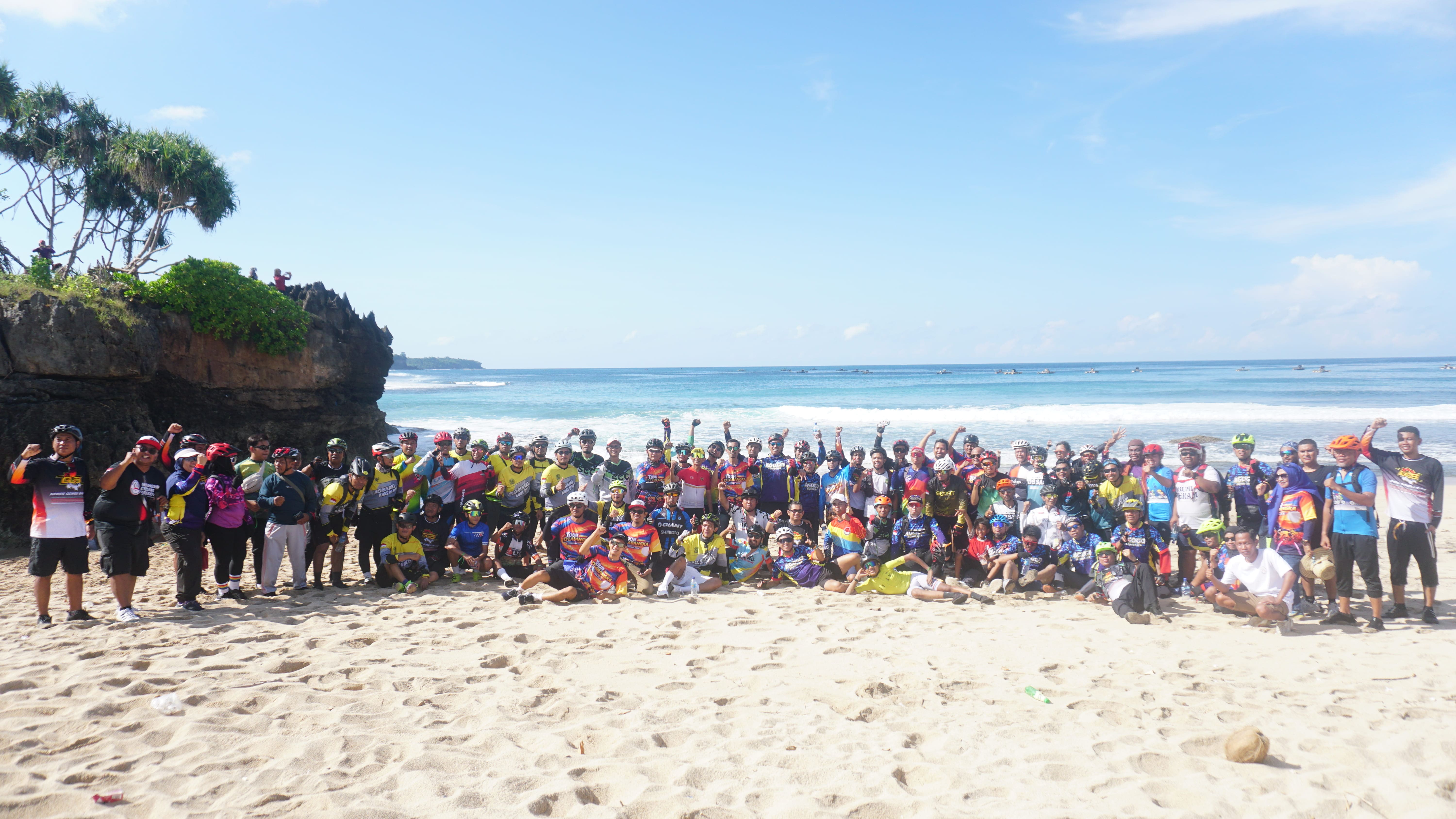 Gowes Tour D’Labangka: Sport, Fun, and Tourism in One Ride